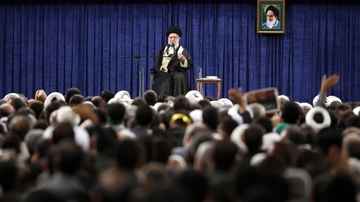 دنیا میں بڑی تبدیلی آ رہی ہے، آج زیادہ تر میدانوں میں امریکا کی طاقت رو بہ زوال ہے